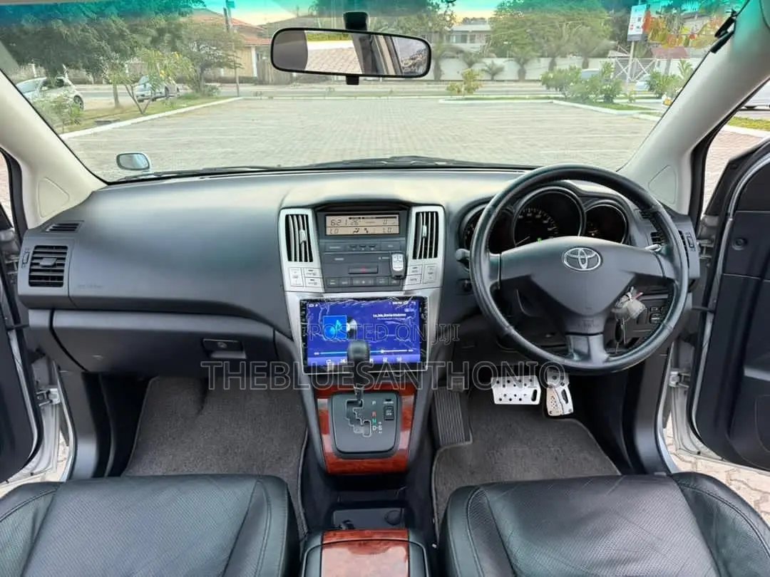 Toyota Harrier 2011 Silver