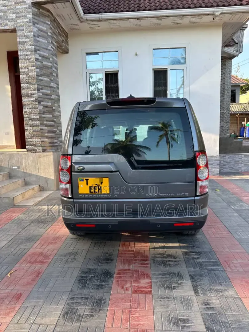 Land Rover Discovery 2011 Gray