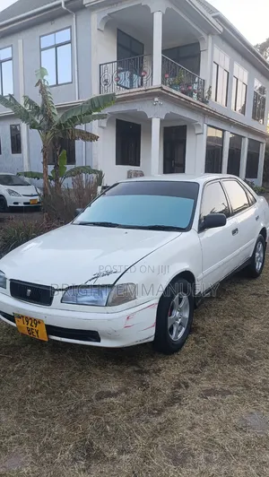 Toyota Sprinter 2000 White