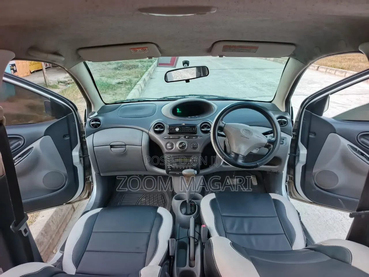 Toyota Vitz 2004 Silver