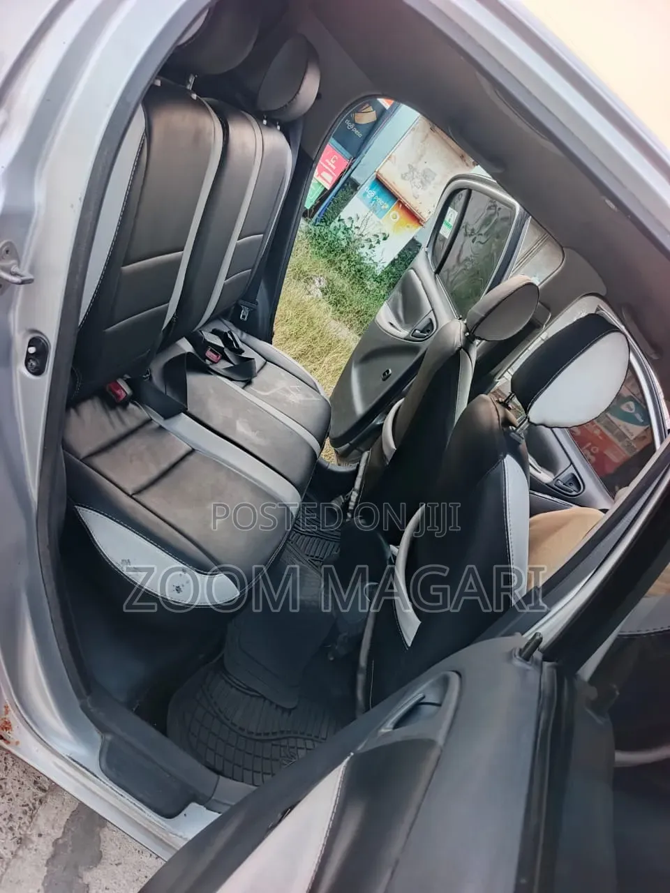 Toyota Vitz 2004 Silver