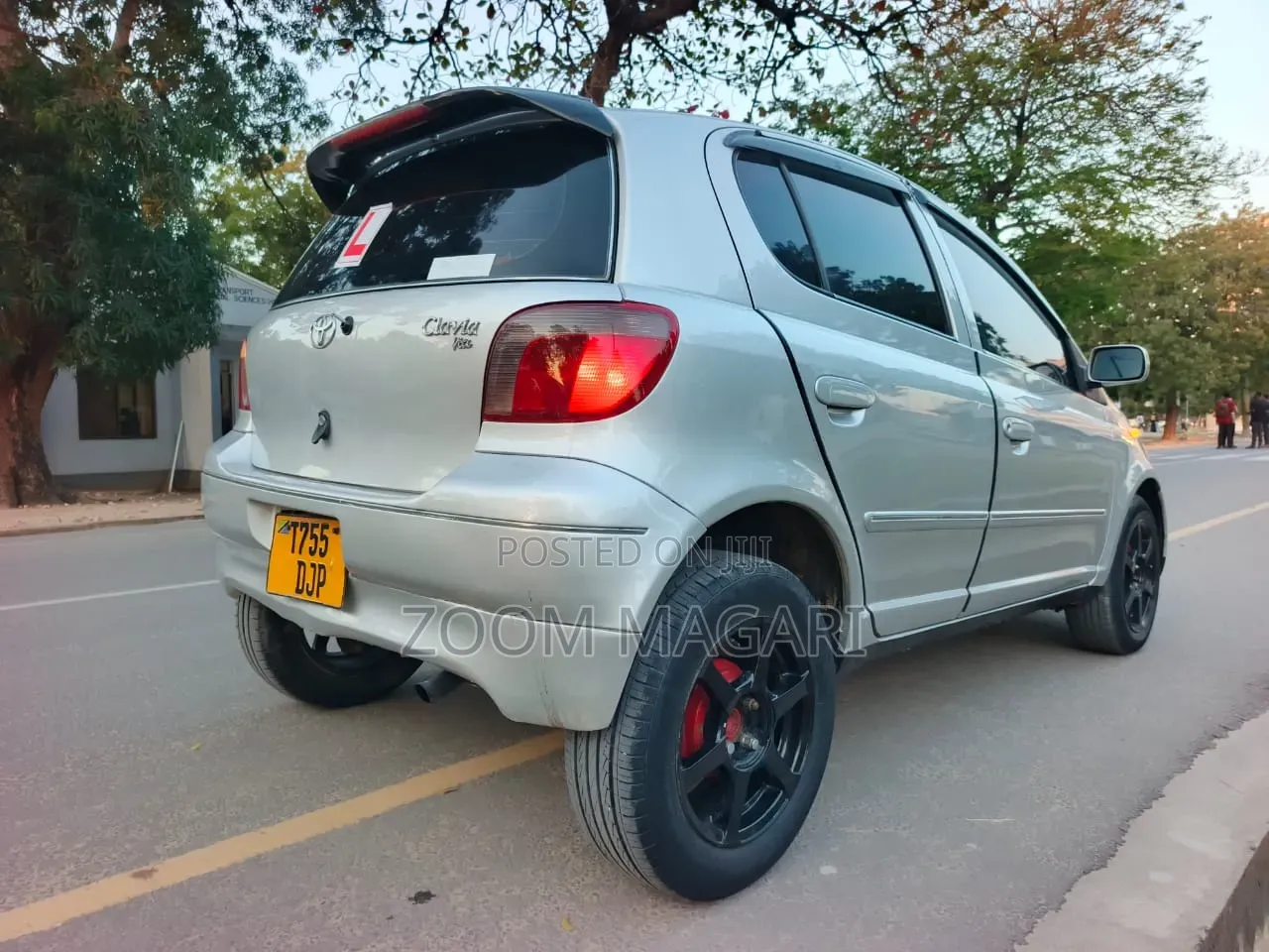 Toyota Vitz 2004 Silver
