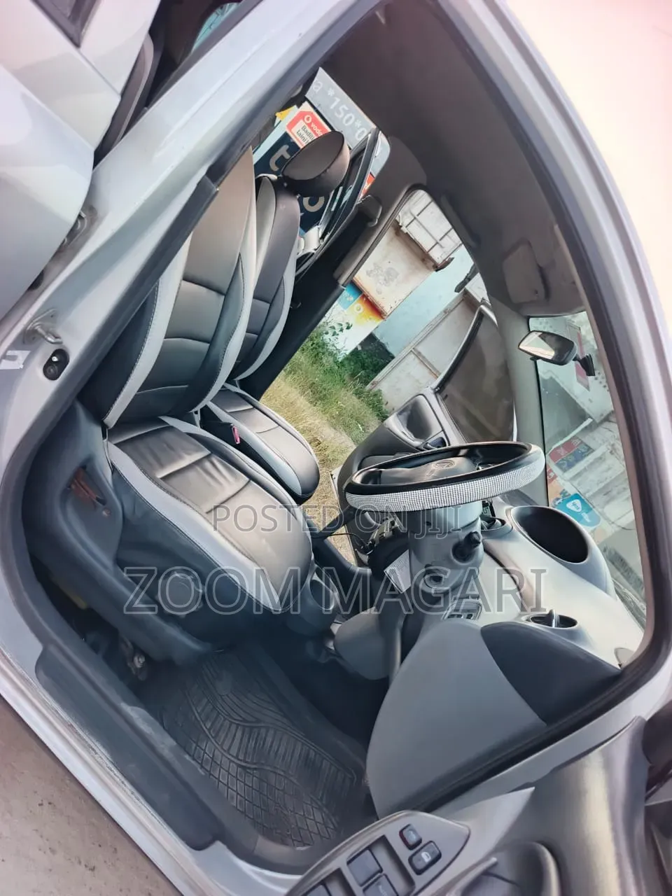 Toyota Vitz 2004 Silver