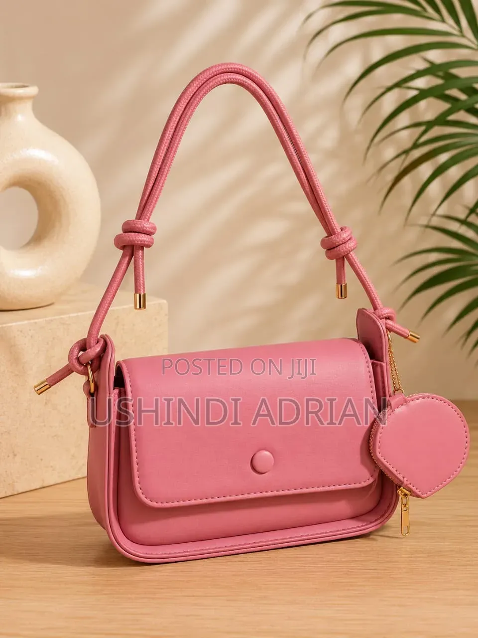 👜✨NEW ARRIVAL—ROYAL GLAM HANDBAG✨🔥Muonekano Wa Kifahari Na Wa Kisasa