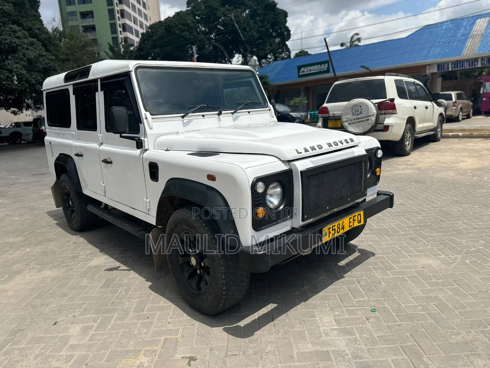 Land Rover Defender 2016 White