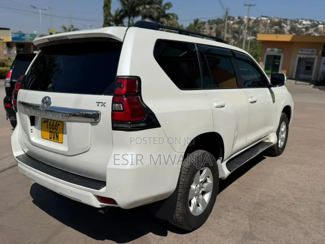 Toyota Land Cruiser Prado 2016 White