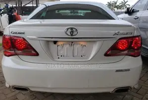Toyota Crown 2009 White