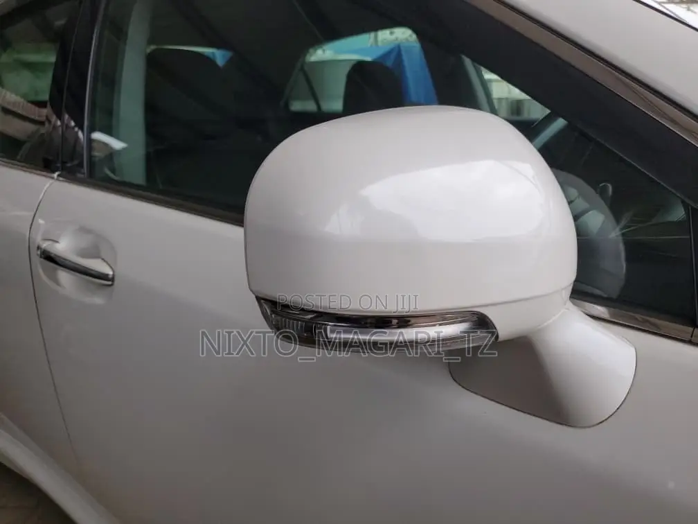 Toyota Crown 2009 White