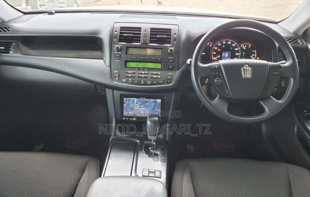 Toyota Crown 2009 White