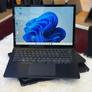 New Laptop Microsoft 16GB Intel Core i7 SSD 256GB