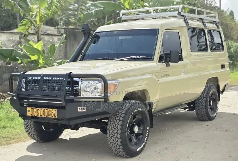 Toyota Land Cruiser 2010 Beige