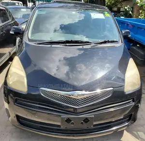 Toyota Ractis 2009 Black