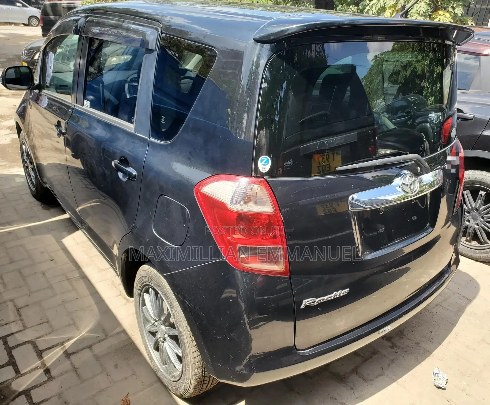 Toyota Ractis 2009 Black
