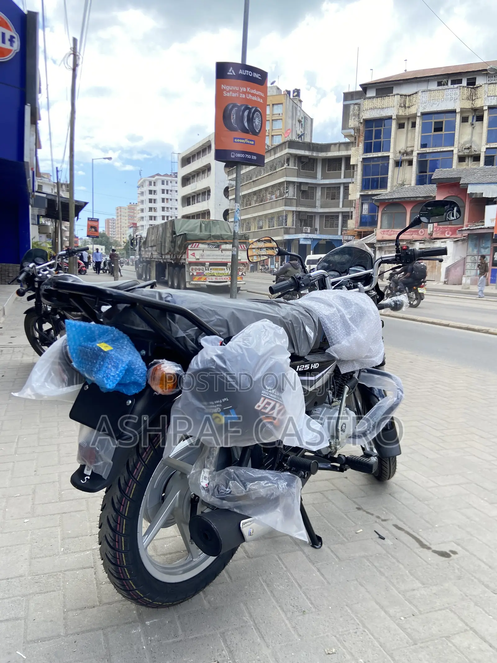 New Bajaj Boxer 125 2025 Black