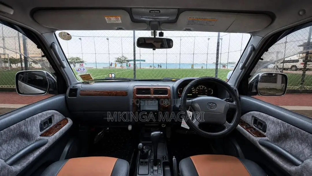 Toyota Land Cruiser Prado 2000 Silver