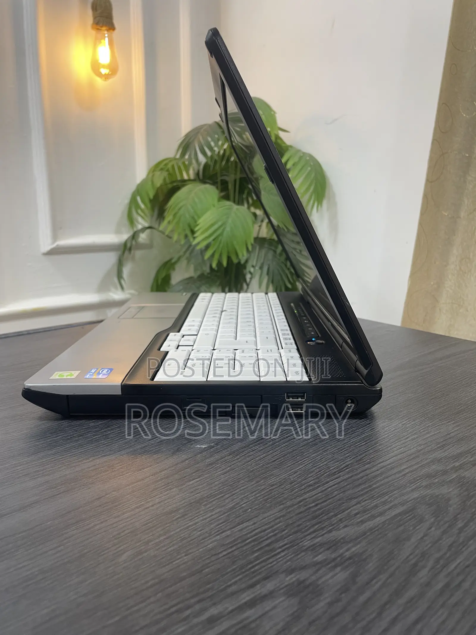 Laptop Fujitsu Lifebook A3510 6GB Intel Core i5 HDD 320GB