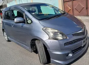 Toyota Ractis 2007 Blue
