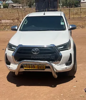 Toyota Hilux 2020 Gray