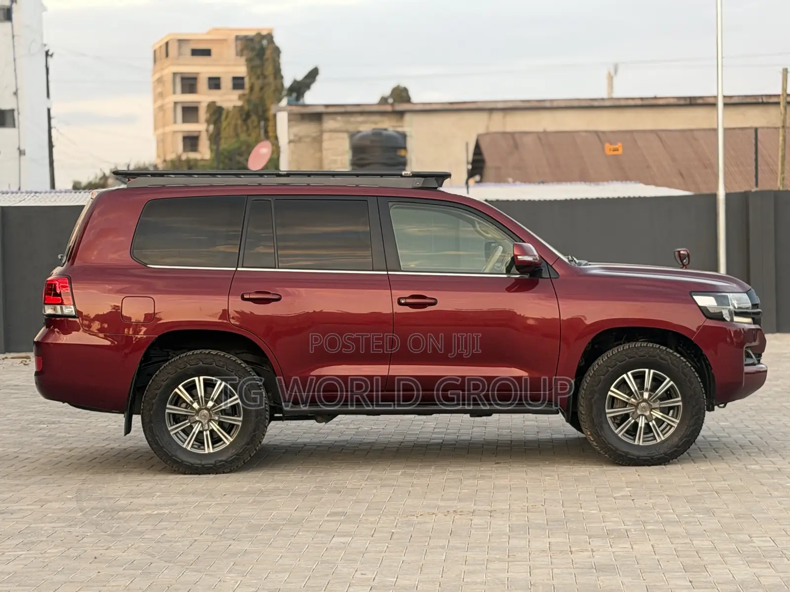 Toyota Land Cruiser 4.6 V8 AX 2017 Maroon