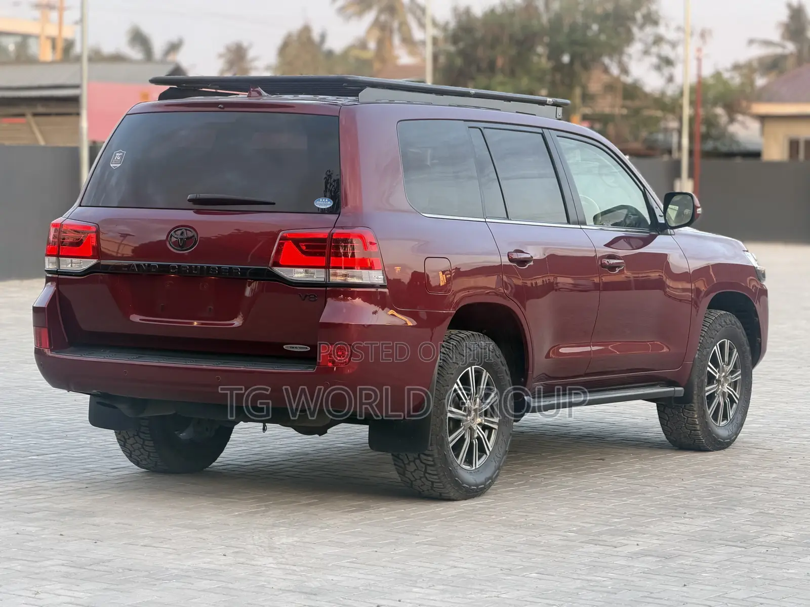 Toyota Land Cruiser 4.6 V8 AX 2017 Maroon