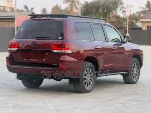 Toyota Land Cruiser 4.6 V8 AX 2017 Maroon