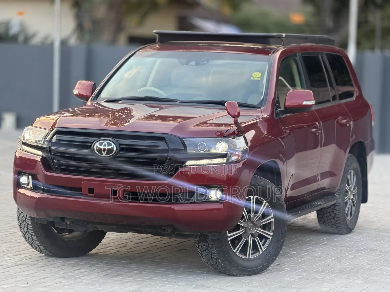 Toyota Land Cruiser 4.6 V8 AX 2017 Maroon