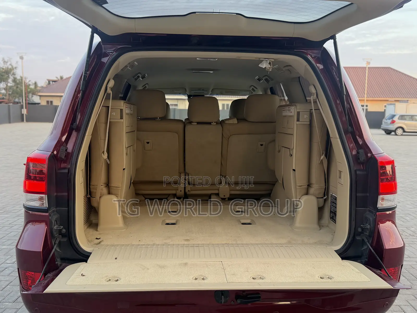 Toyota Land Cruiser 4.6 V8 AX 2017 Maroon