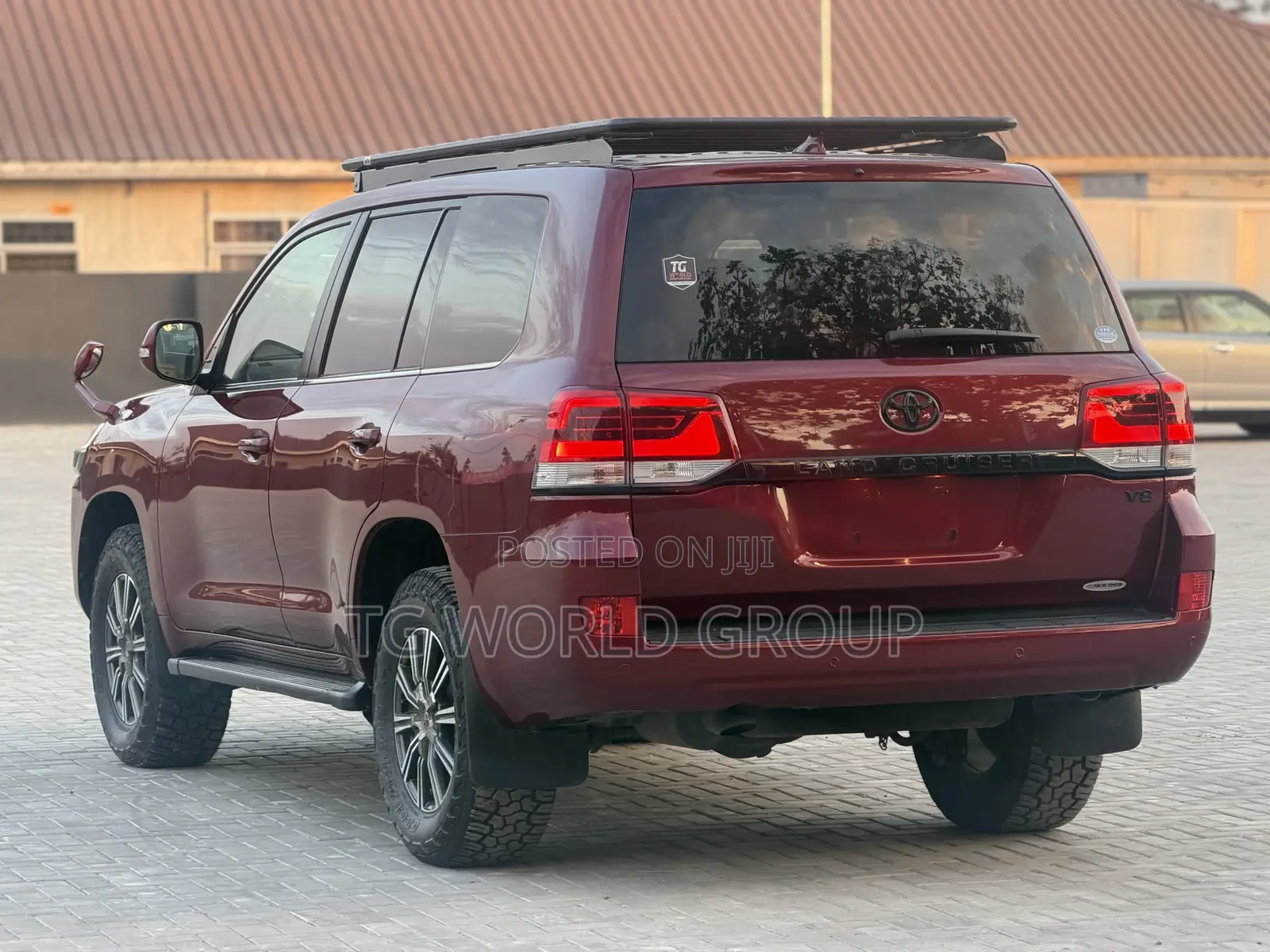 Toyota Land Cruiser 4.6 V8 AX 2017 Maroon