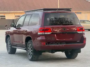 Toyota Land Cruiser 4.6 V8 AX 2017 Maroon