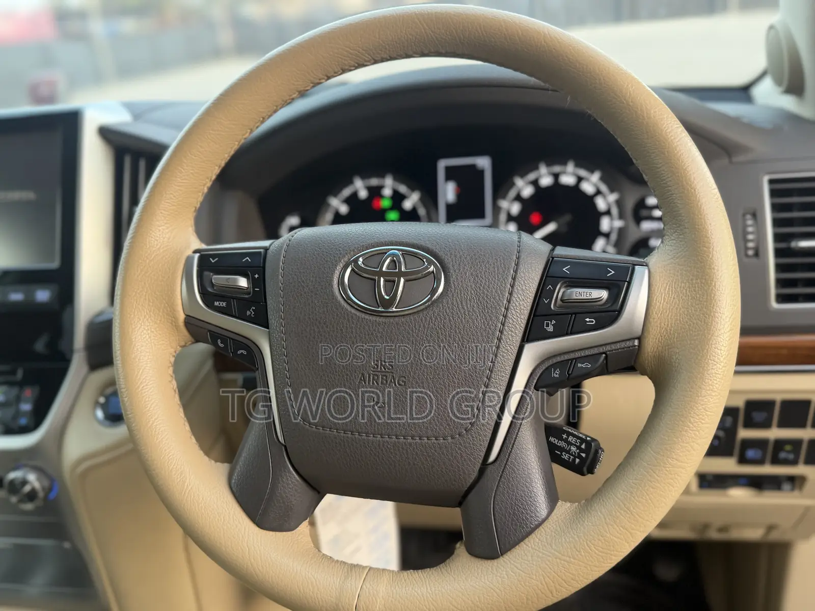 Toyota Land Cruiser 4.6 V8 AX 2017 Maroon