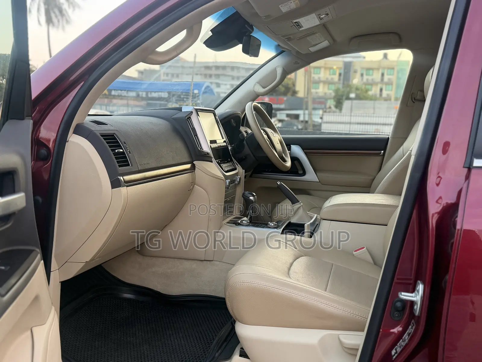 Toyota Land Cruiser 4.6 V8 AX 2017 Maroon