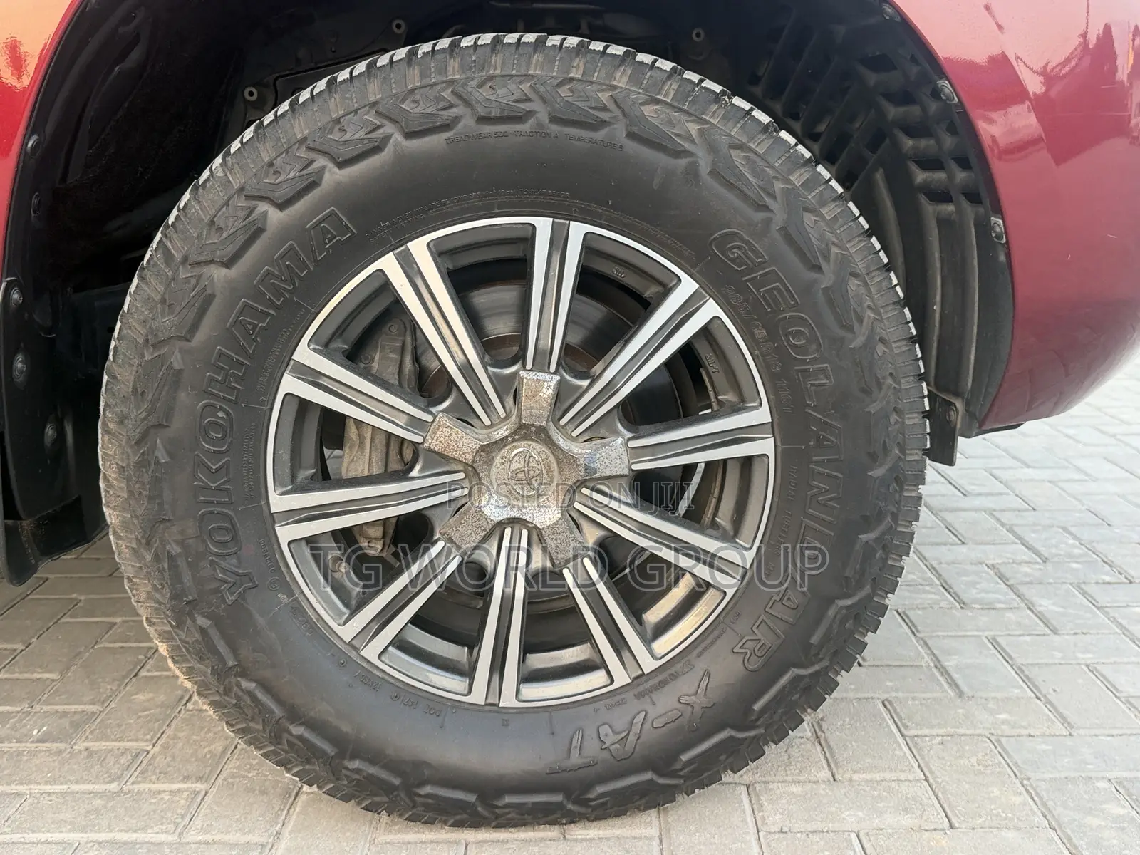 Toyota Land Cruiser 4.6 V8 AX 2017 Maroon
