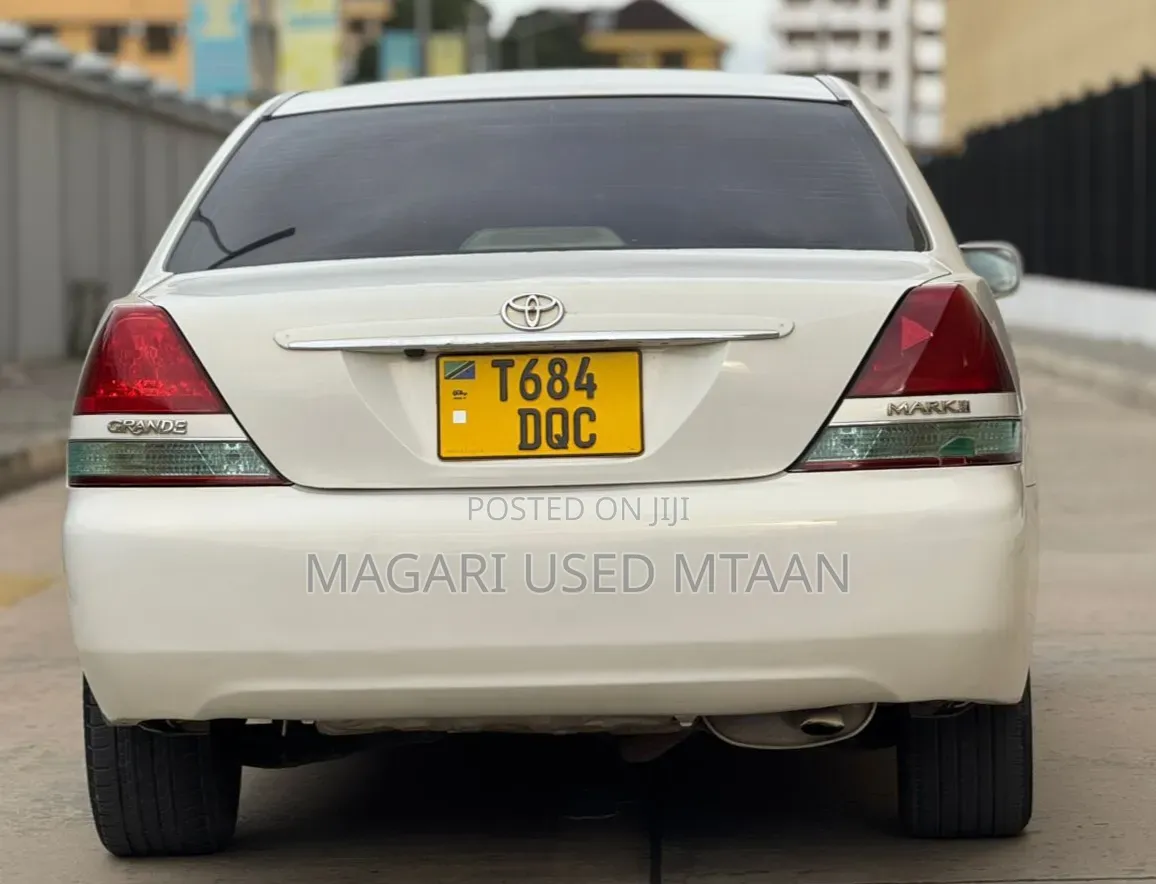 Toyota Mark II 2004 Pearl
