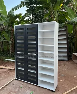 Classic Designed Shoe Rack