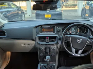 Volvo V40 2016