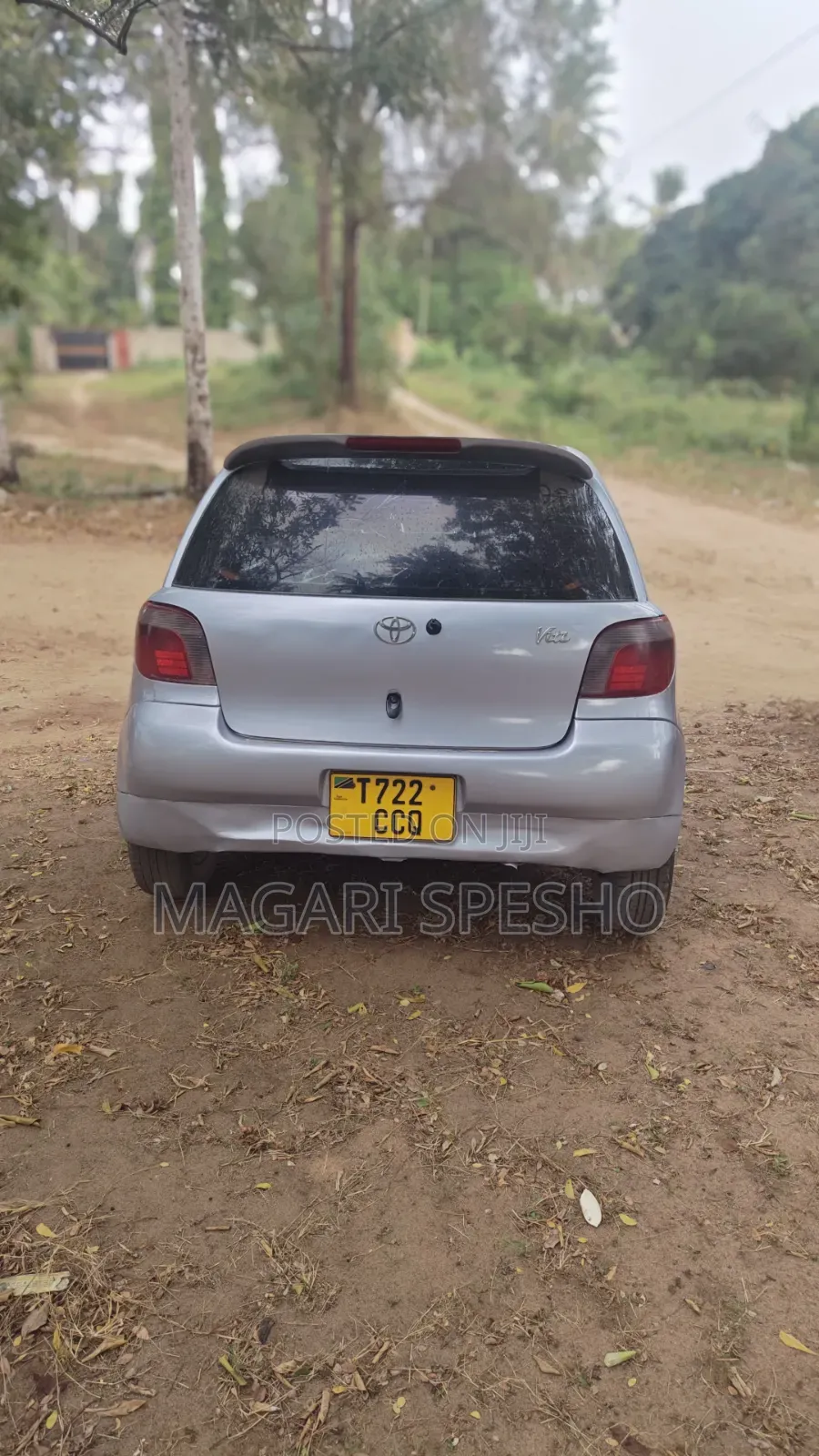 Toyota Vitz 2000 Silver