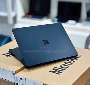 New Laptop Microsoft Surface 16GB Intel Core i5 SSD 256GB