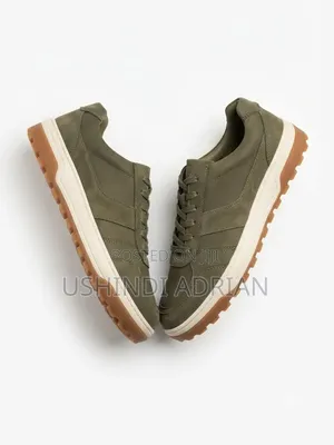 Clarks Signature Shoes📦full Boxed👞size: 40–45💰price: 130,000/= TSH