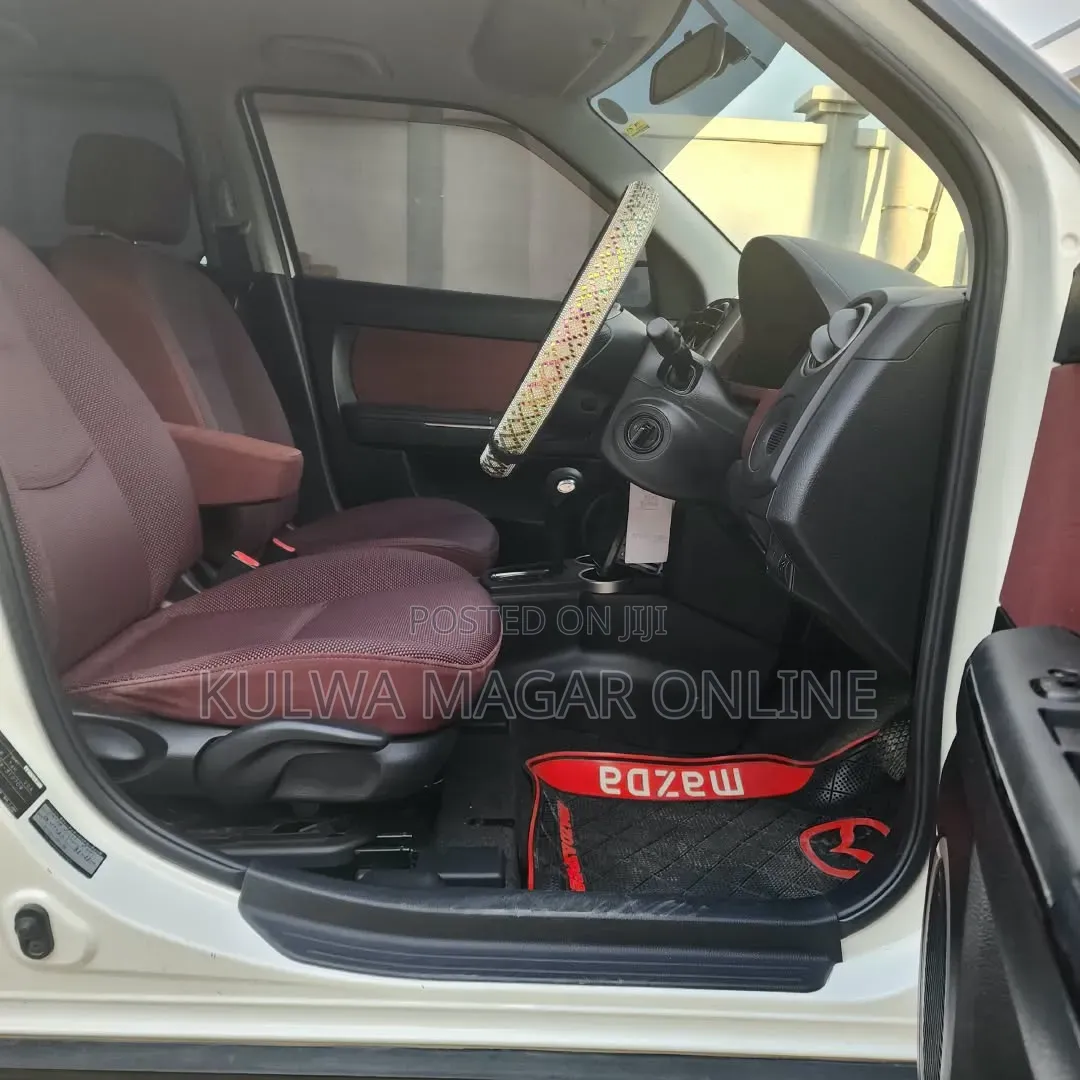 Mazda Verisa 2007 White