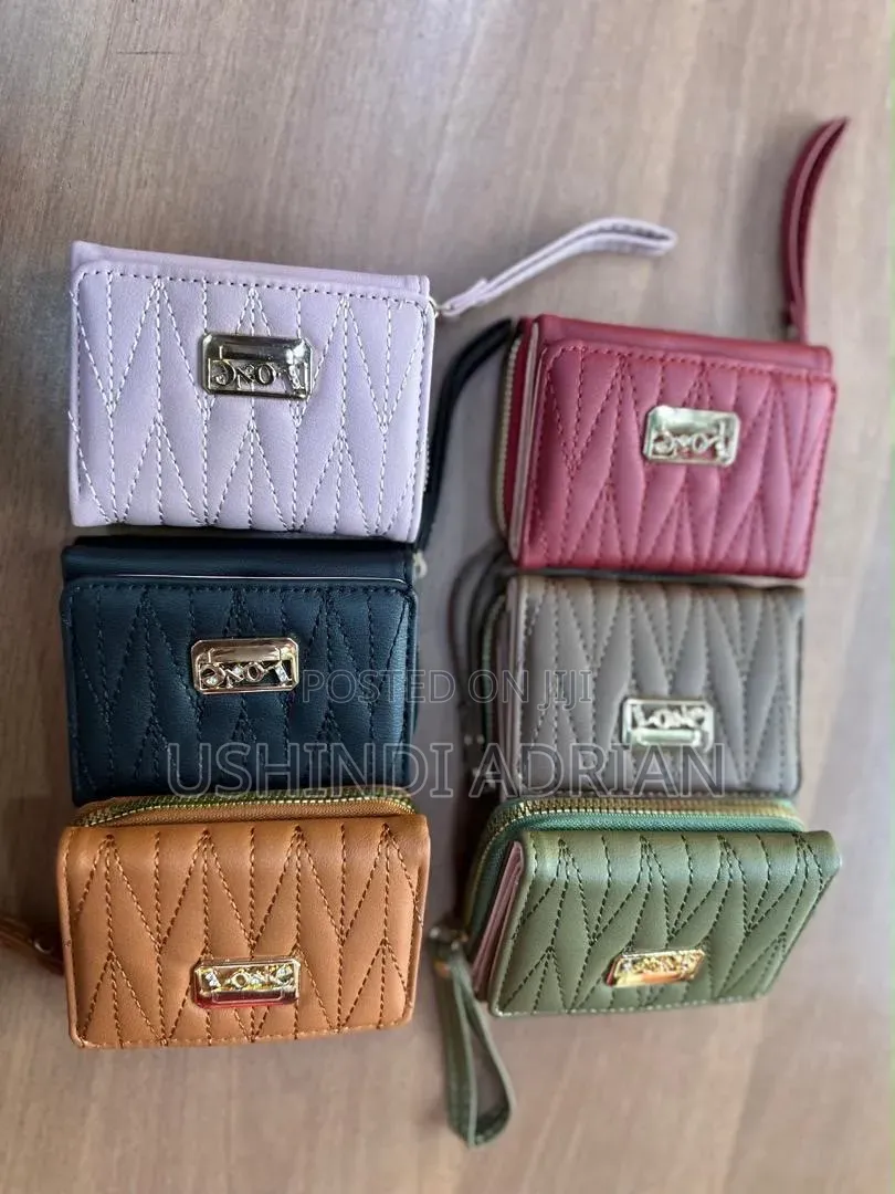 💖ladies Wallet👛
🌸Wallet Ya Kike Yenye Muonekano Wa Kifahari