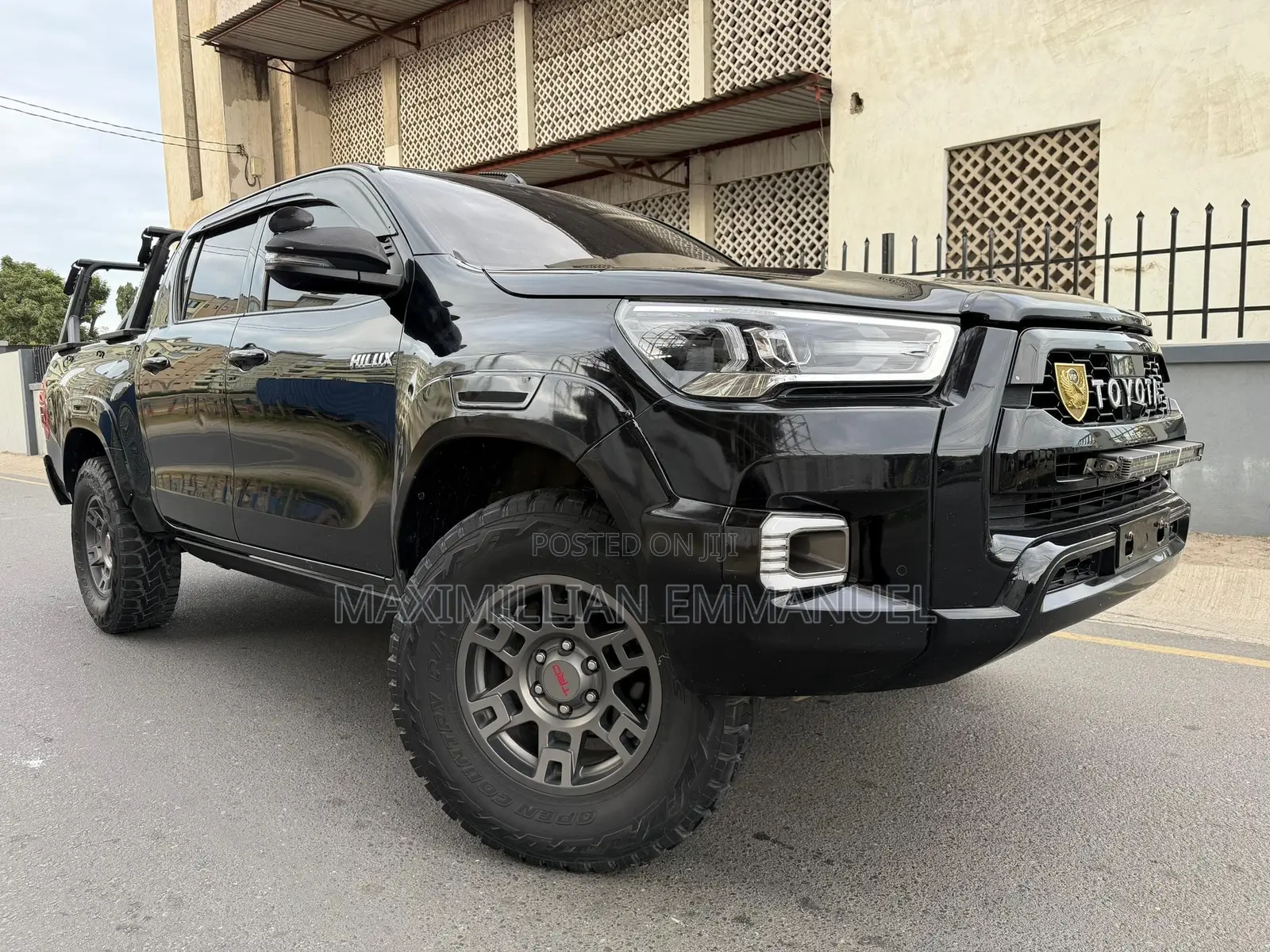 Toyota Hilux 2022 Black