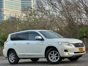 Toyota Vanguard 2009 White
