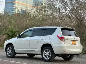 Toyota Vanguard 2009 White