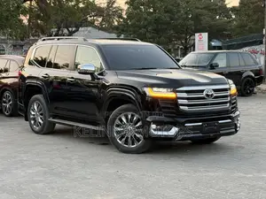 Toyota Land Cruiser 2023 Black