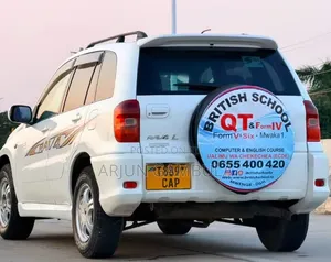 Toyota RAV4 Automatic 2003 White
