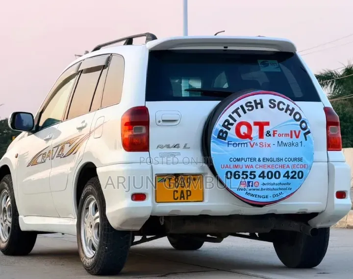 Toyota RAV4 Automatic 2003 White