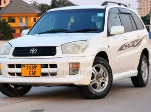 Toyota RAV4 Automatic 2003 White