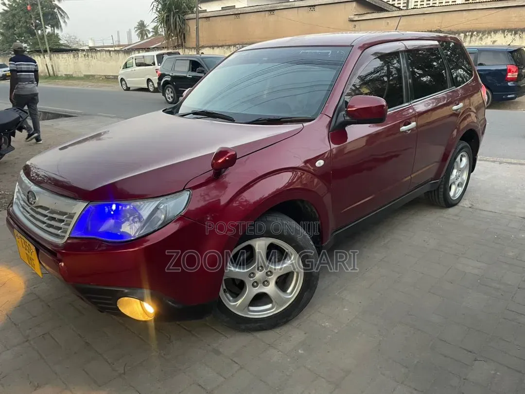 Subaru Forester 2011 Maroon