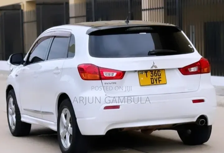 Mitsubishi RVR 2010 White