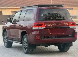 Toyota Land Cruiser 2017 Maroon